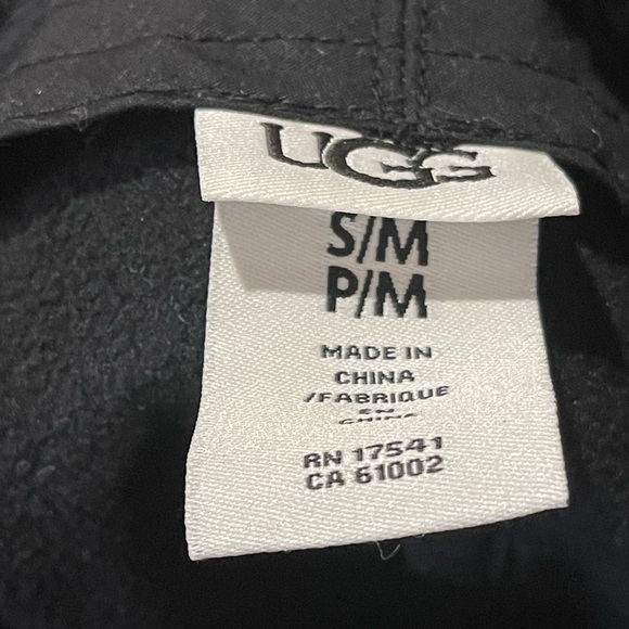 UGG Wool Blend Cap Hat With Sherpa Earflap Black Trapper Mens Size S/M New - Picture 2 of 13